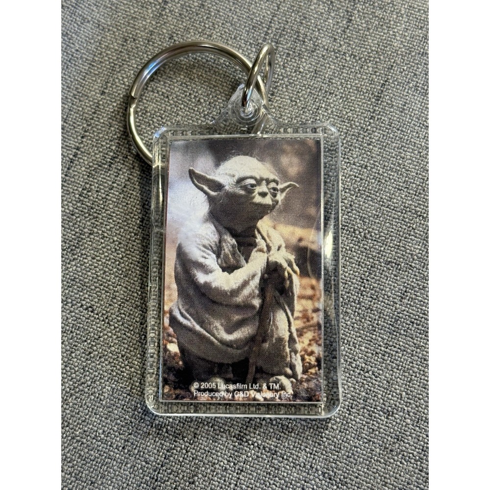 Vintage Star Wars Yoda Keychains (1997/2011/2005) & Sealed Episode 1 Pin Bundle - Picture 7 of 10